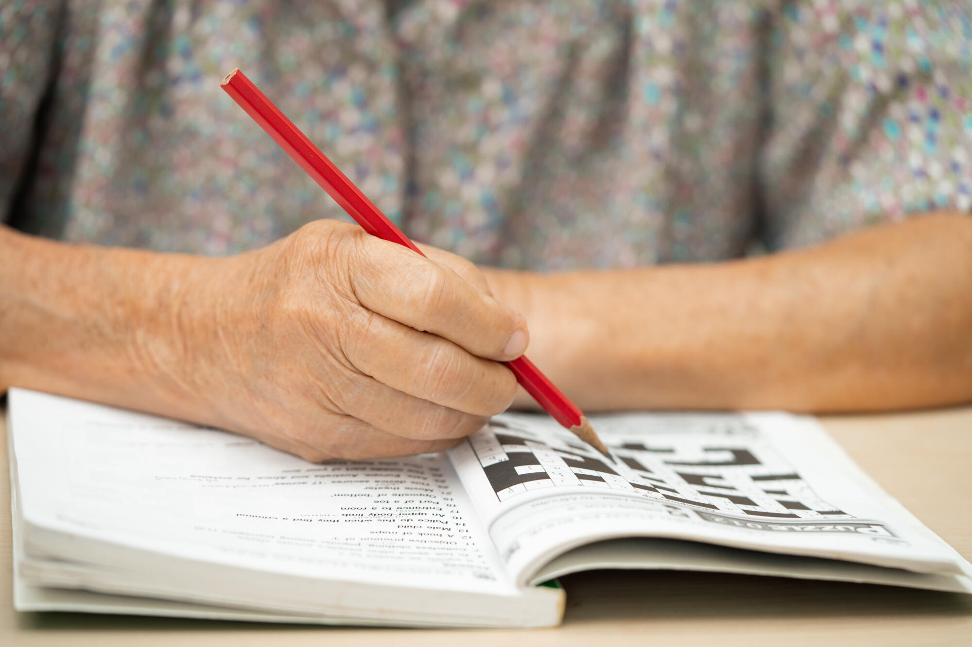 Memory Care Activities That Engage Without Overwhelming